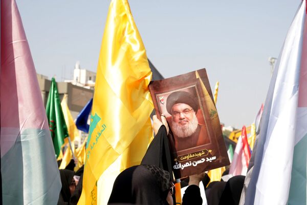 مراسم باشکوه تشیع شهید سردار نیلفروشان در مشهد مقدس 