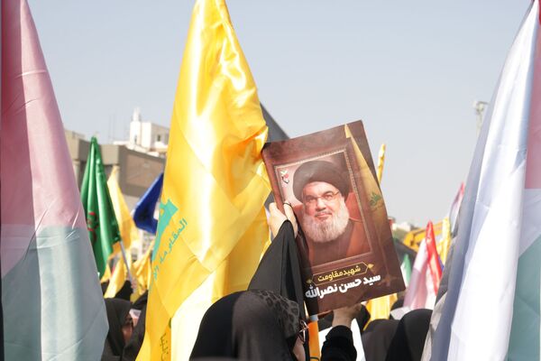 مراسم باشکوه تشیع شهید سردار نیلفروشان در مشهد مقدس 