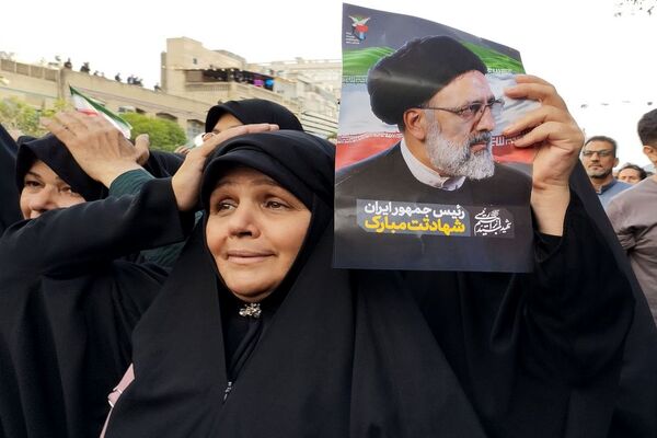 وداع تاریخی مشهدی‌ها با خادم‌الرضا؛ شهید جمهور