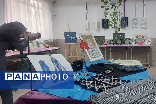 همدلی دانش‌آموزان، اولیاء و معلمان در جشن خلاقیت هنرستان کارآفرینان بهارستان دو