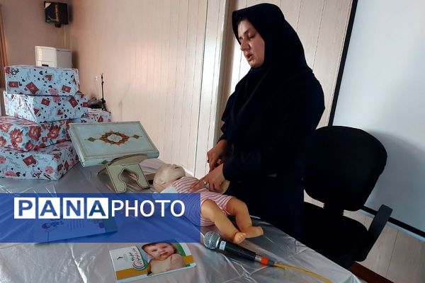  نشست هم‌اندیشی مراقبین سلامت با محوریت ارتقای سبک زندگی سالم در ملارد