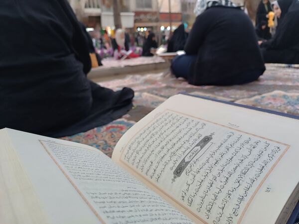 برگزاری محفل انس با قرآن در گذر فرهنگی چهارباغ