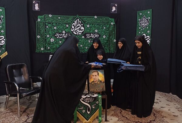هیات دانش‌آموزی انصارالمهدی در روز تکریم همسران و مادران شهدا