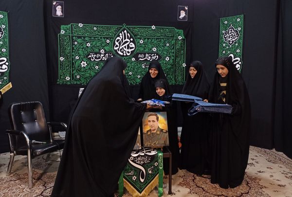 هیات دانش‌آموزی انصارالمهدی در روز تکریم همسران و مادران شهدا