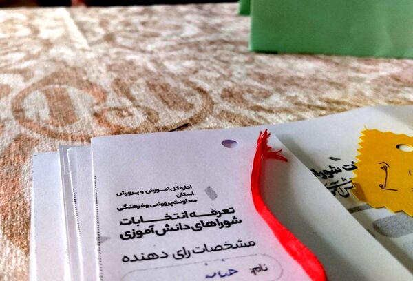 جلوه‌هایی از انتخابات شورای دانش‌آموزی در دبیرستان فرزانگان قم