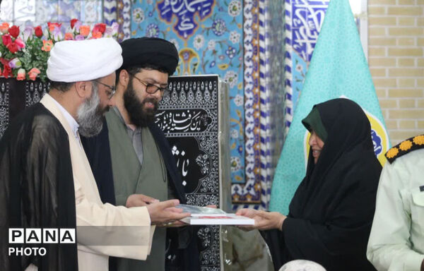 آیین عبادی و سیاسی نماز جمعه در خاتم