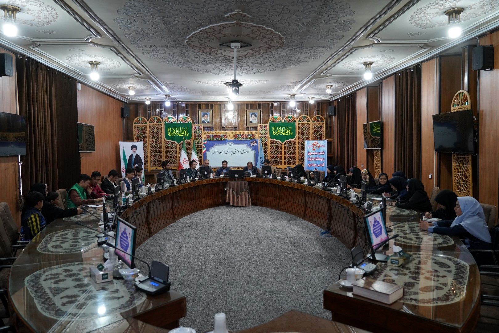 نشست رئیس ادارۀ اطلاع‌رسانی و روابط‌عمومی اداره کل آموزش‌وپرورش استان اصفهان با دانش‌آموز خبرنگاران پانا برگزار شد
