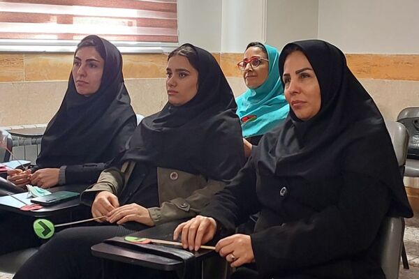  کارگاه تبیین و واکاوی ضروریات سفر یادگیری در دبیرستان‌ نمونه‌دولتی ولایت بهارستان‌دو