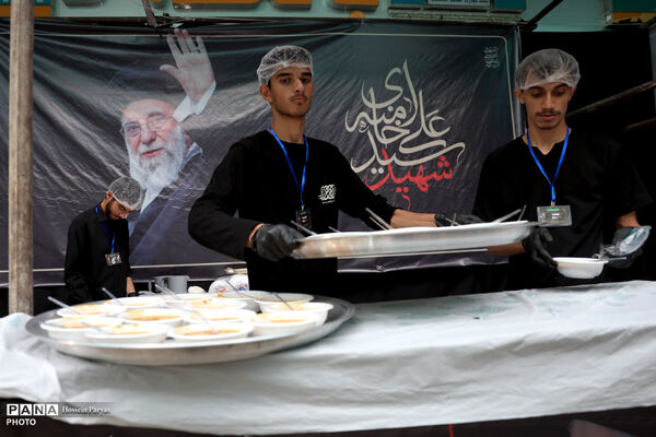 موکب وزارت آموزش و پرورش از از زائران و تشییع‌کنندگان پیکر رهبر شهید