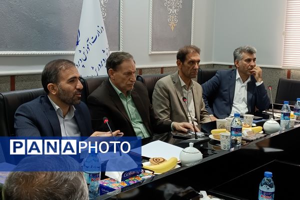 برگزاری نشست ستاد راهبری نماد و بازدید از مدارس