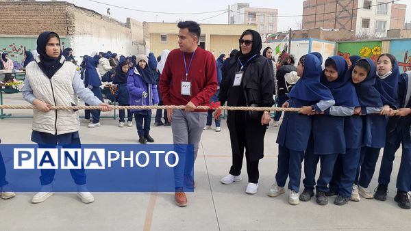 مسابقات طناب‌کشی در مدرسه دخترانه ضحی ۲ شهرستان شیروان
