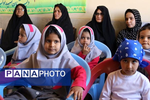 بازدید مدیرکل آموزش و پرورش استان یزد از آموزشگاه شهید نواب صفوی بهاباد