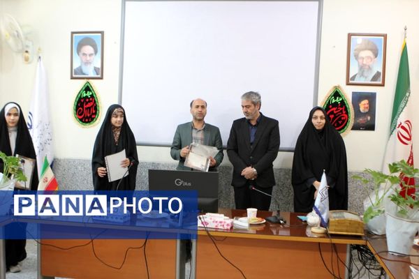 تجلیل از دانش‌آموز خبرنگاران پانا کاشان