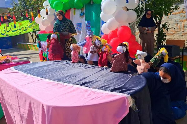 طنین زنگ انقلاب در مدرسه فرزانگان شهرستان باشت