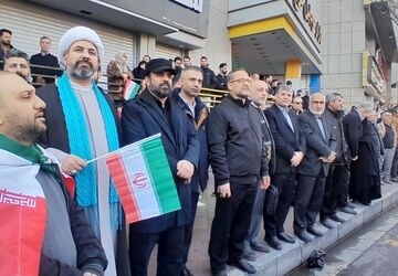 مردم ولایتمدار می‌دانند که این امت با همراهی ولایت، شکست ندارد