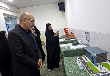  غرفه دبیرستان دخترانه شاهد طالقانی به مناسبت هفته مشاغل