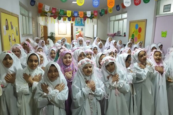 گرامیداشت اولین روزه دانش‌آموزان دبستان شهید بامدی
