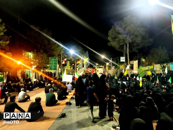 عزاداری گسترده در خیابان خرمشهر کاشمر همزمان با اجتماعات شبانه