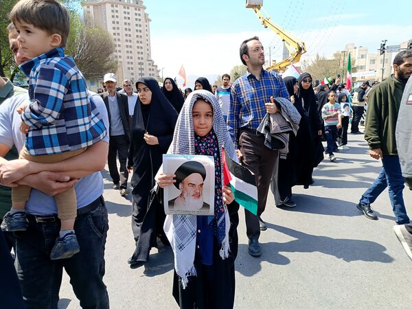 راهپیمایی باشکوه روز جهانی قدس در جوار بارگاه رضوی