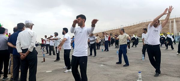 جلوه‌هایی از ورزش صبحگاهی همگانی در آشخانه 