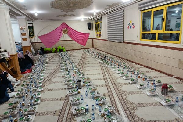  مراسم اعتکاف یک روزه در دبستان شهید غیوری شهرری