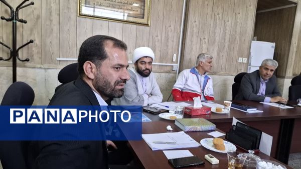 نشست معاون پرورشی آموزش‌ و پرورش کهگیلویه و بویراحمد با تشکل‌های دانش‌آموزی 