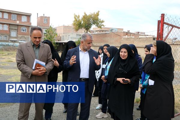 تجلیل مدیرکل آموزش و پرورش آذربایجان غربی از دانش‌آموز سخنران در نشست با رئیس جمهور