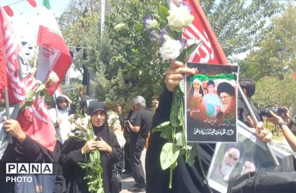 روایتی از مهر و ایثار با استقبال از خانواده شهدای میناب