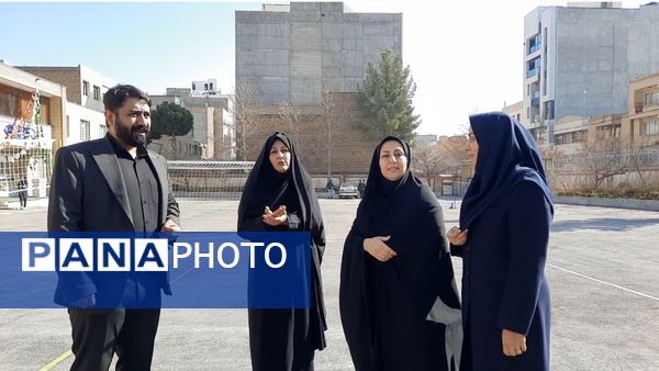 اولین نمایشگاه ماها در دبیرستان فرزانگان ۲ دوره دوم ناحیه ۷ مشهد