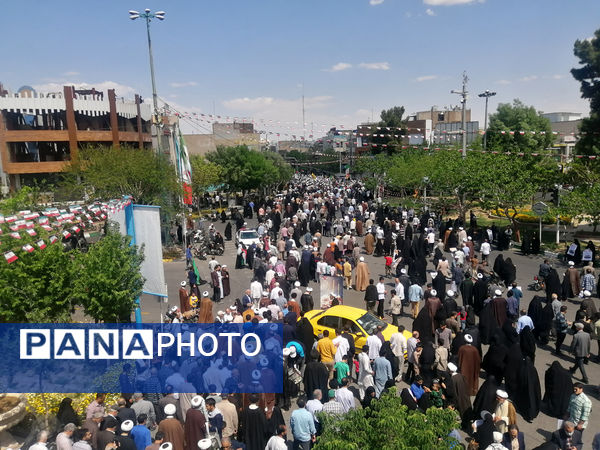 راهپیمایی نمازگزاران جمعه قم در حمایت از عملیات وعده صادق و طرح نور