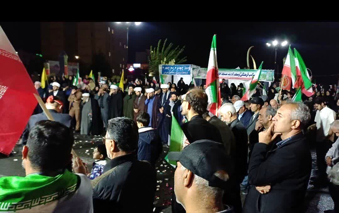 هشتاد و پنجمین شب از حضور پر رنگ مردم مهستان در میدان 