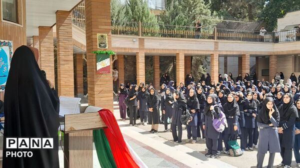 یک مدرسه، هزار قصه؛ اول مهر از قاب خدیجه‌ کبری ۲