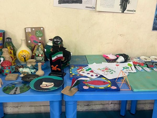 حضور پرشور دانش‌آموزان فین در جشن ۲۲ بهمن