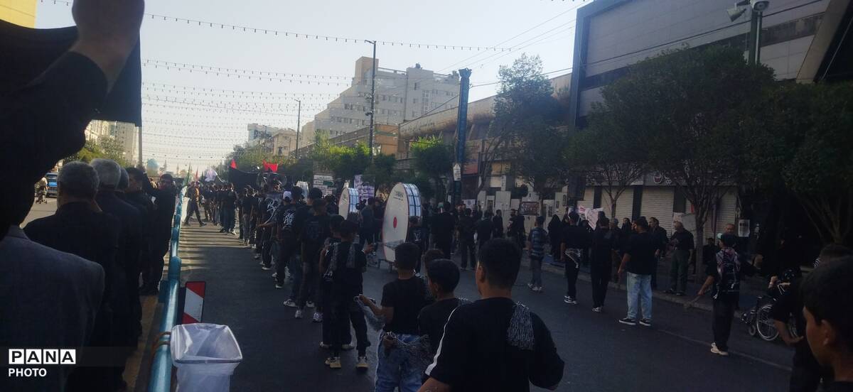 زنجیره زنی و سوگواری امام حسن مجتبی علیه السلام توسط هیئات کاشمر در مشهد