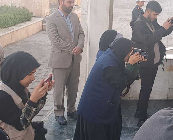 مراسم استقبال از وزیر آموزش و پرورش در گلزار شهدای نیشابور 