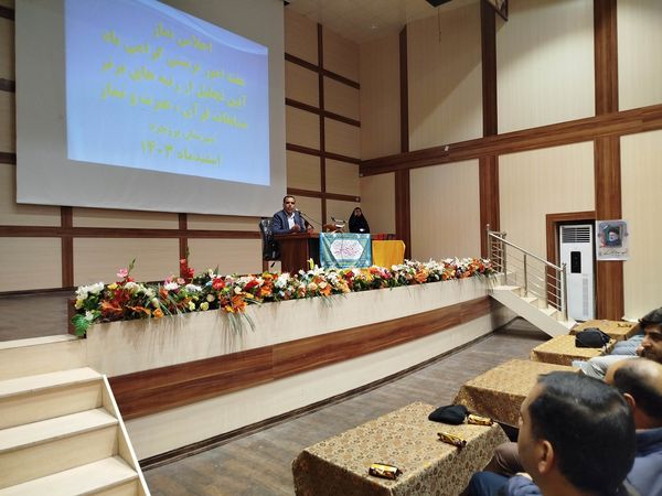 تجلیل از برترین‌های مسابقات قرآن و عترت در بروجرد