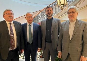 دیدار غریب‌آبادی و دیپلمات‌های روسیه و چین در وین