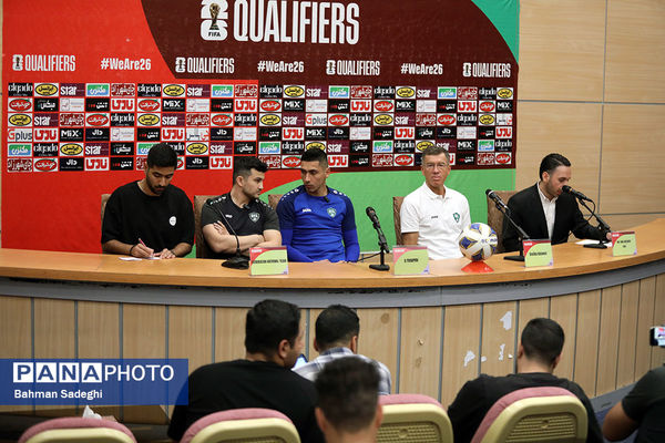 نشست خبری سرمربی تیم های ملی فوتبال ایران و ازبکستان