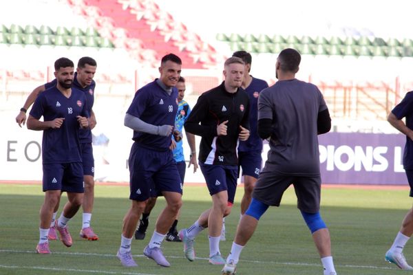 تمرین بازیکنان تیم تراکتور پیش از بازی با الوحده امارات