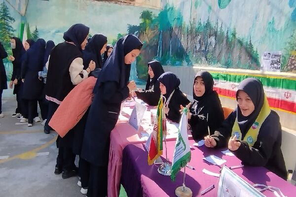 انتخابات شورای دانش‌آموزی در دبیرستان شاهد تکتم ناحیه 3 مشهد