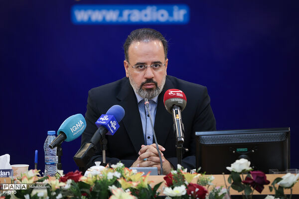 نشست خبری مدیر جدید شبکه رادیویی قرآن
