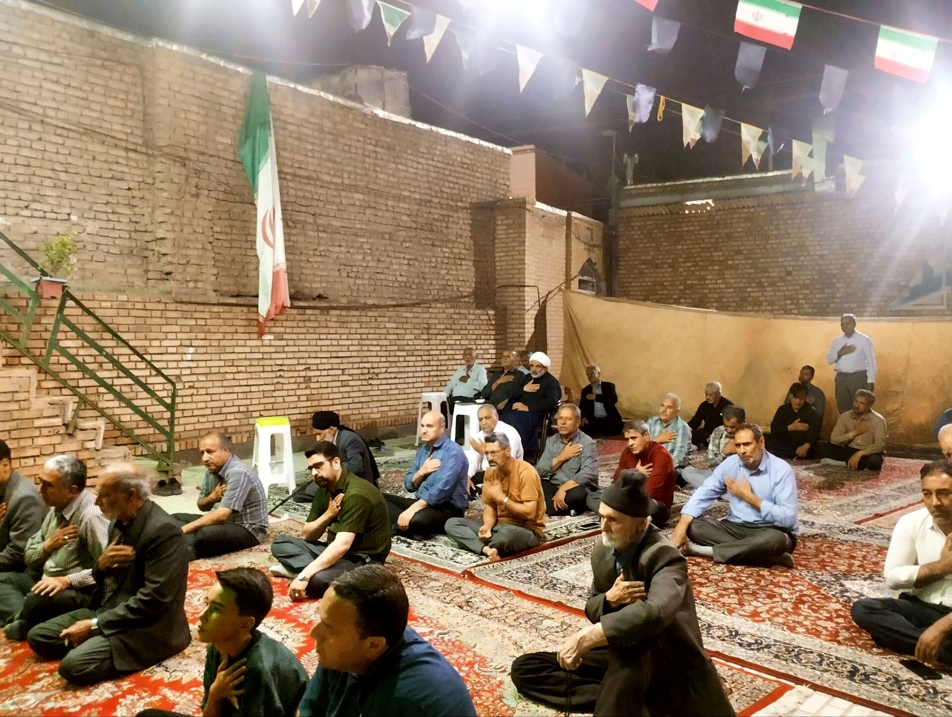 سوگِ غربتِ جوادالائمه (ع)؛ دل‌های شکسته در شبی آکنده از اشک به هم رسیدند