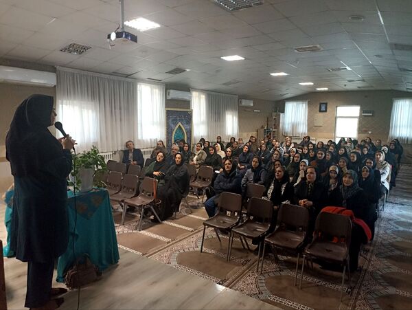 نخستین جلسه آموزش خانواده در دبیرستان بی بی سلطنت قفلی