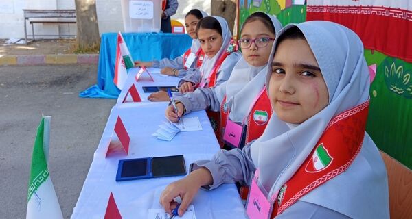 جشن مشارکت دانش‌آموزان؛ برگزاری انتخابات شورای دانش‌آموزی در مدرسه پیامبر اعظم(ص)