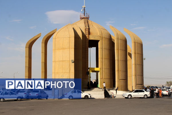 زمزمه عاشقانه دعای عرفه در یادمان 14 شهید گمنام کوه خضر نبی(ع)