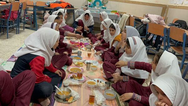 ضیافت افطاری ماه رمضان به میزبانی دبستان شطیطه۲ نیشابور