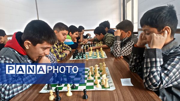 مسابقات شطرنج دانش‌آموزی در شهرستان ورامین