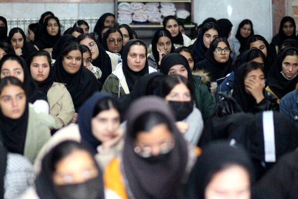 برگزاری کارگاه آسیب‌های اجتماعی در هنرستان ثمین 