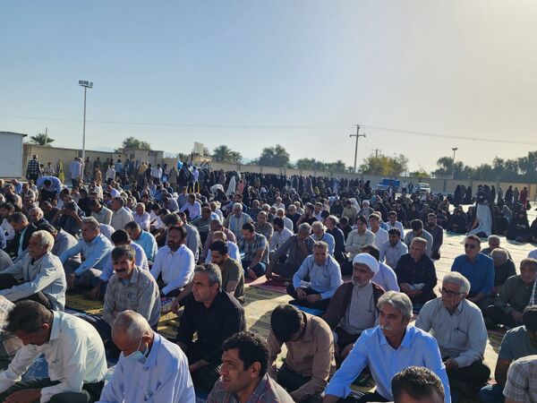 اقامه نماز عید سعید فطر در شهرستان منوجان 