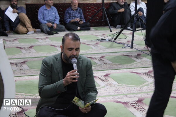 تجدید میثاق با شهدا در مراسم بزرگداشت رهبر شهید انقلاب